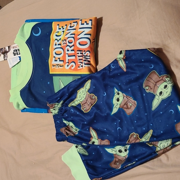 Star Wars Other - NWT Boys XS (4-5) Mandalorian Pajamas